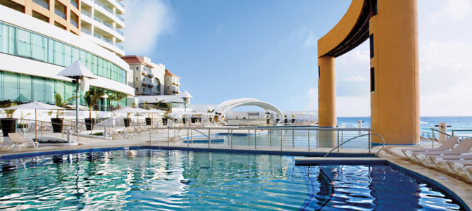 Book your transportation to your luxury resort in cancun