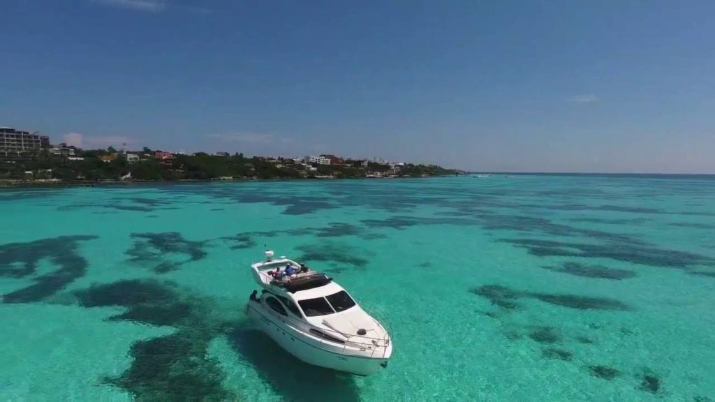 Private boat around Isla Mujeres