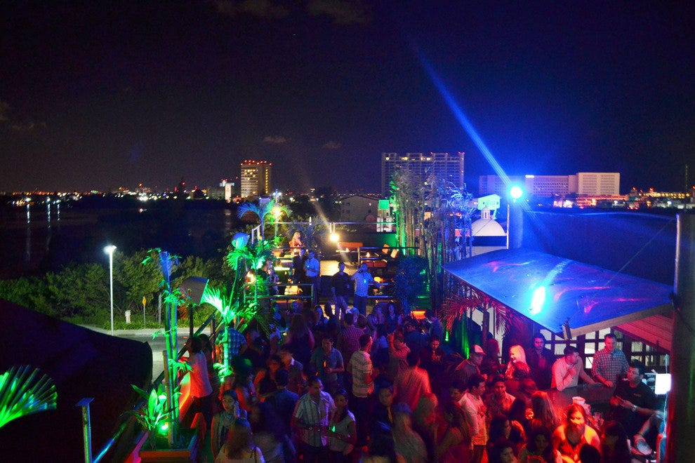 Nightclubbing in Cancun