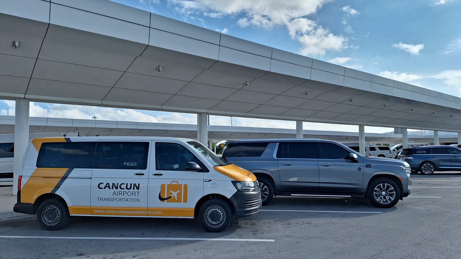 Cancun Airport Transportation and Cancun Luxury Transportation 