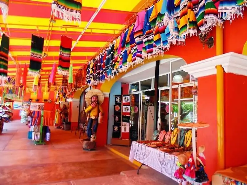 Market 28 - 7 Tourist Attractions in Cancun
