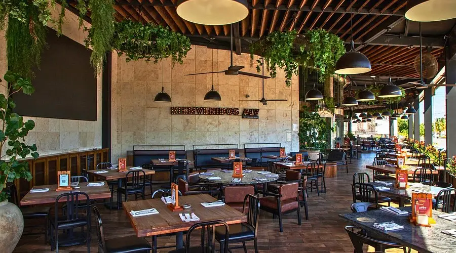 La Vicenta, restaurant-bar for watching Super Bowl in Cancun 2026