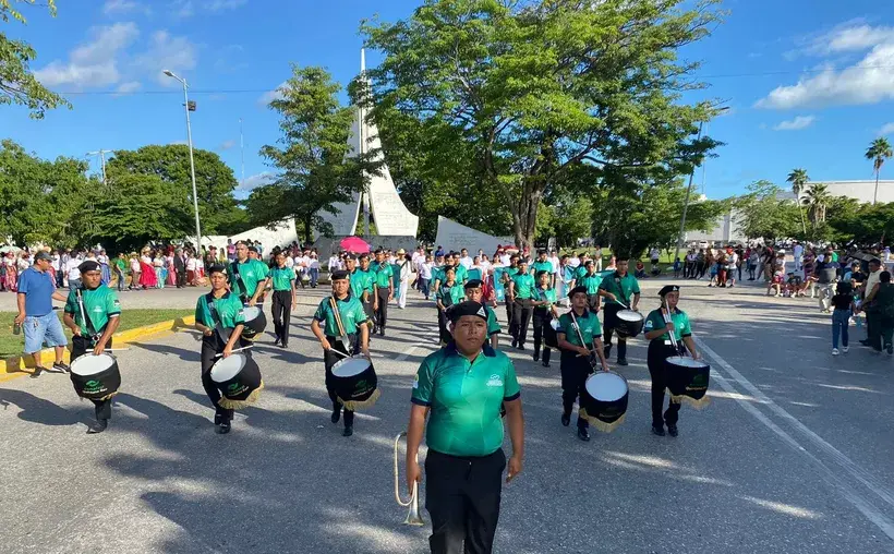 Mexican Revolution parade in Cancun 2024